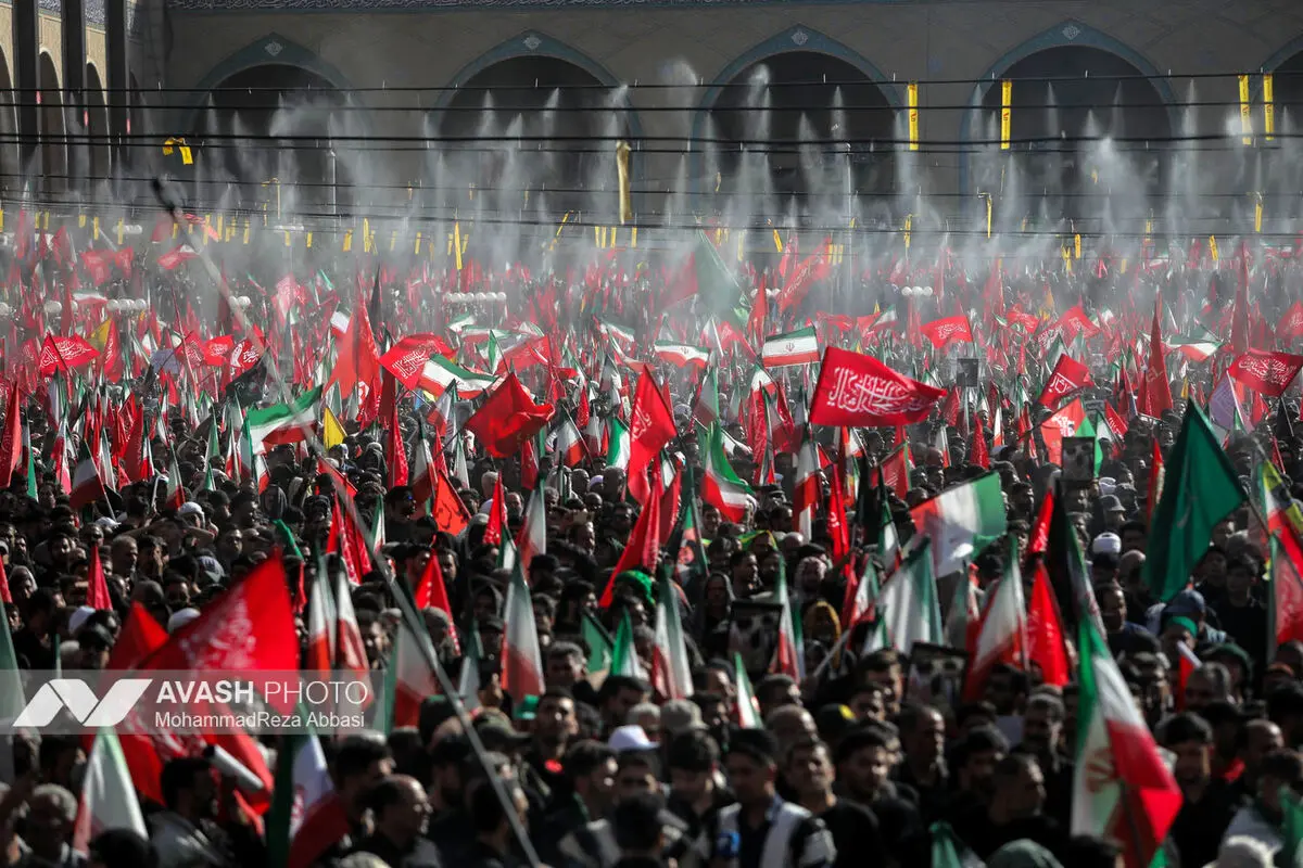 اقامه نماز بر پیکر رهبر شهید انقلاب در مصلای تهران