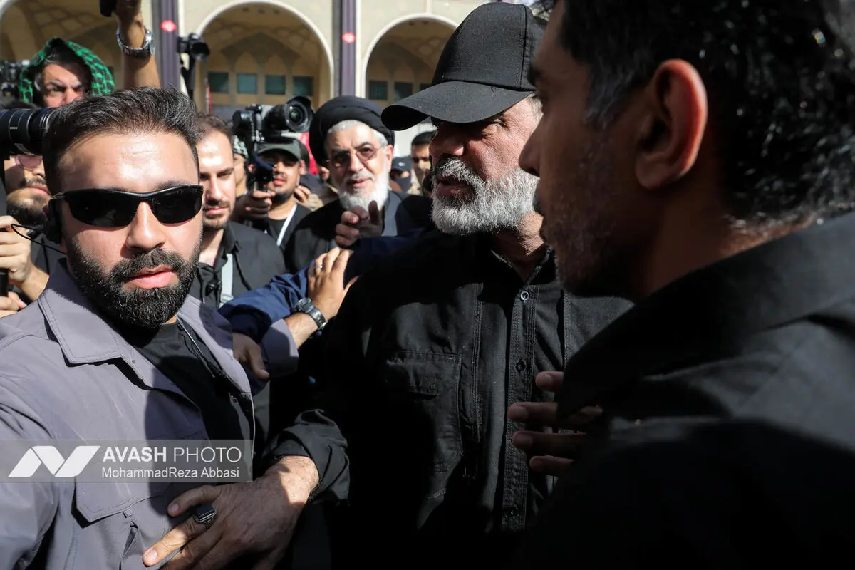 اقامه نماز بر پیکر رهبر شهید انقلاب در مصلای تهران