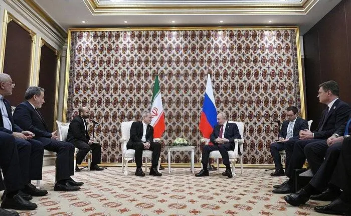 پوتین:‌ از ایران در موضوع هسته‌ای حمایت‌ می‌کنیم