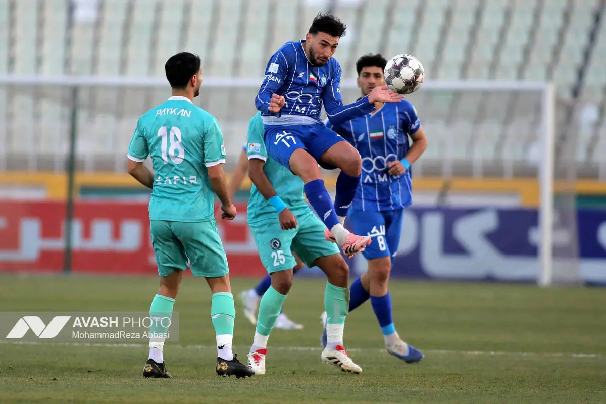 دیدار تیم های فوتبال استقلال تهران و پیکان