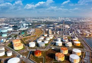 ریسک تمرکز در صنایع پتروشیمی ایران/ صنعت پتروشیمی به کدام سو خواهد رفت؟