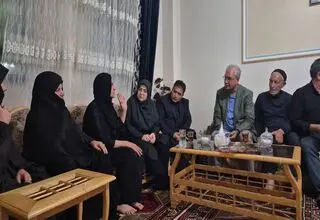 مهاجرانی و ربیعی با پدر و مادر الهه حسین‌نژاد دیدار کردند