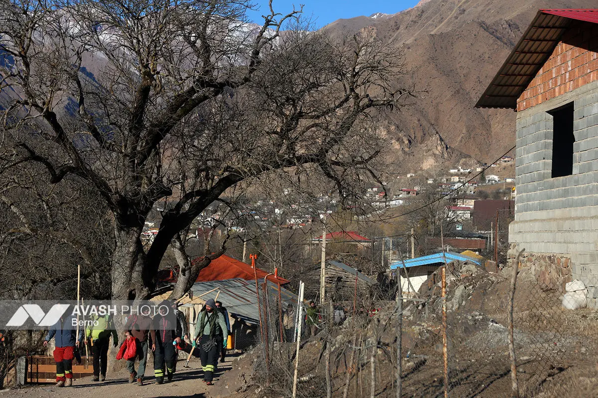 عملیات مهار آتش‌سوزی مناطق کوهستانی روستاهای دلیر و الیت