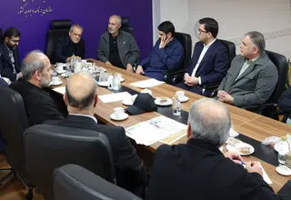 نباید با آمار غیرواقعی جامعه را ناامید یا شرایط را عادی جلوه داد