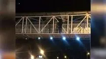 سقوط دختر جوان حین فرار از دست زورگیران از پل هوایی