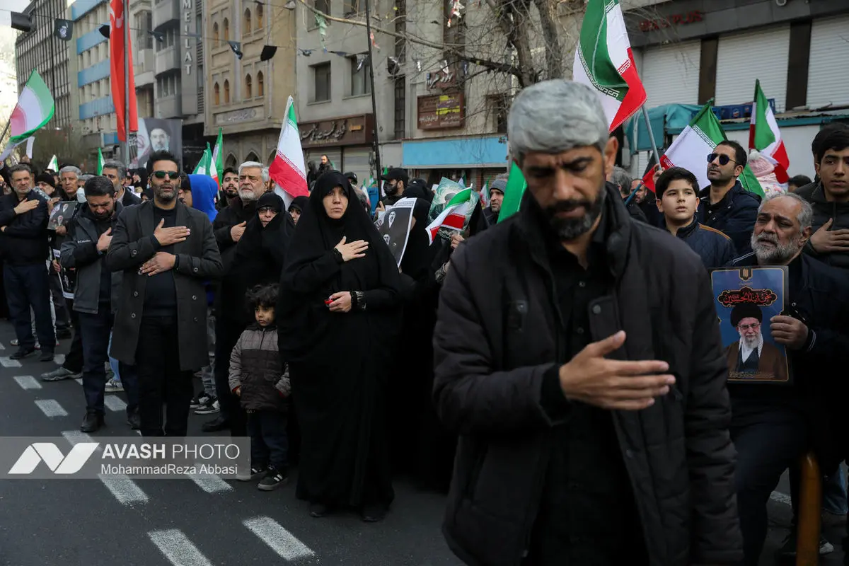 تشییع پیکر ۳۵ شهید جنگ رمضان در تهران -۲