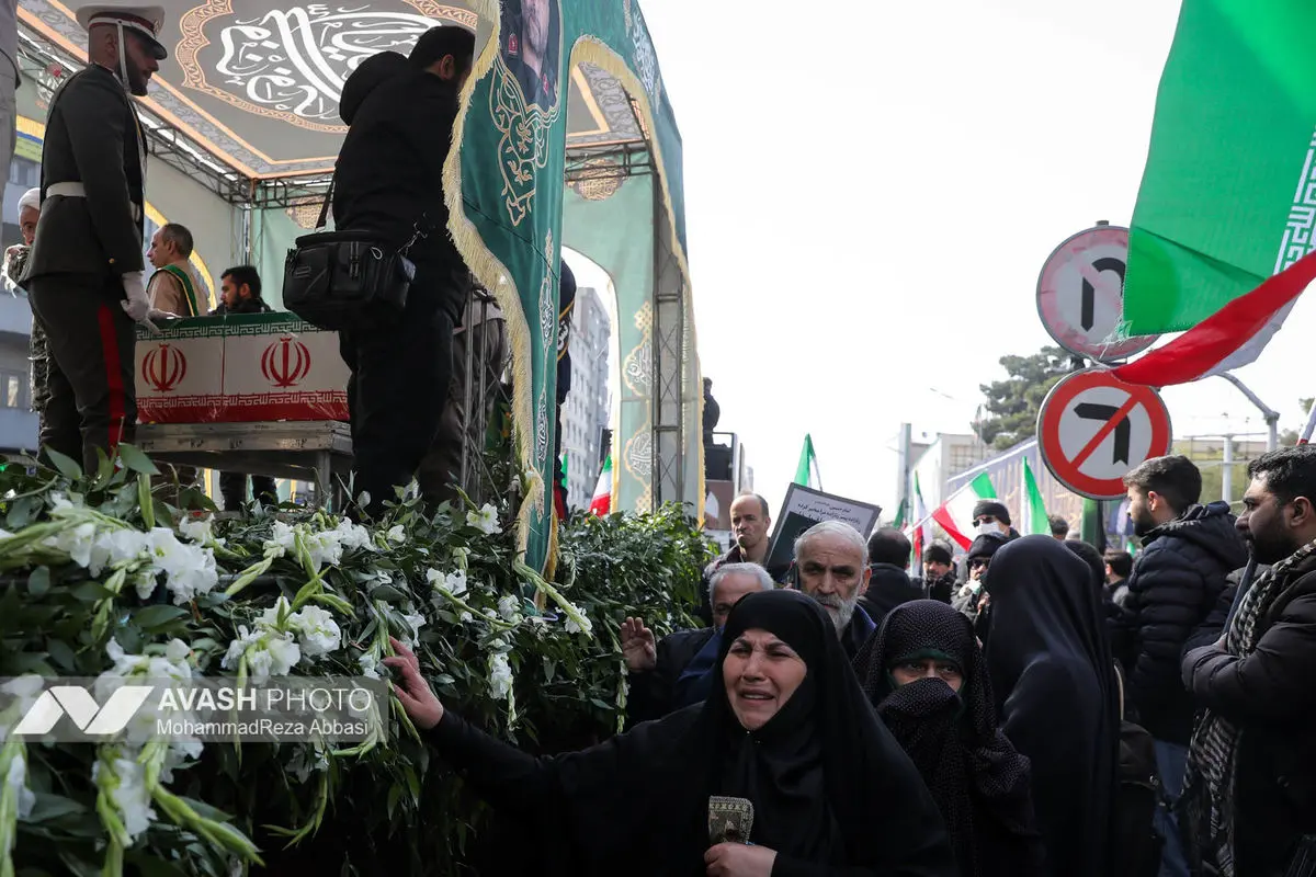 تشییع پیکر ۳۵ شهید جنگ رمضان در تهران -۲