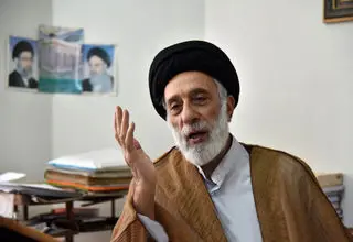 سیدهادی خامنه ای: ایجاد صف‌های کیلومتری برای خوردن غذا به هیچ‌وجه ارتباطی با شیوه امیرالمومنین (ع) ندارد