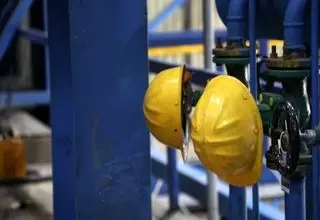 واحد‌های آسیب دیده صنعتی  به اداره صنعت و معدن استان‌ها مراجعه کنند