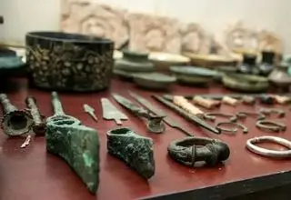 کشف 332 قلم گنج نفیس تاریخی در دلفان