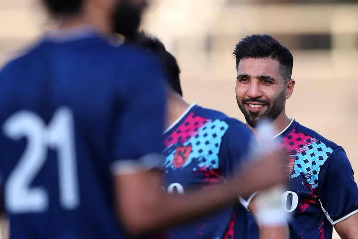 یک استقلالی شاگرد قربانی شد