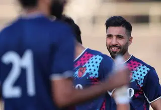 یک استقلالی شاگرد قربانی شد