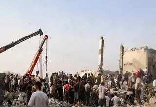 تشییع پیکر ۱۶۸ دانش آموز شهید مدرسه میناب