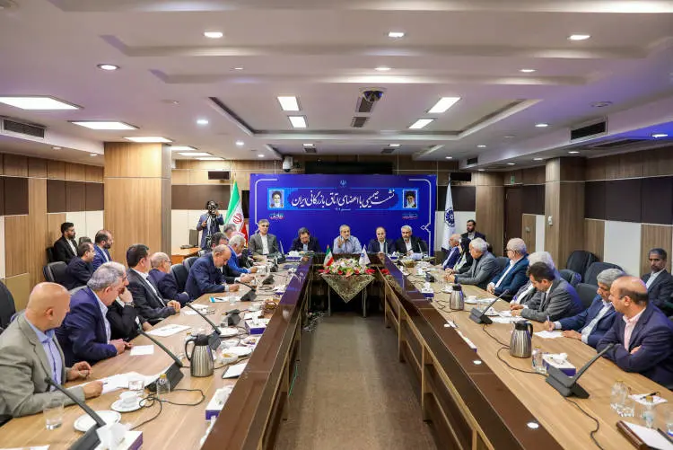 نباید تصمیمهایی بگیریم که برای مردم مشکل ایجاد کند