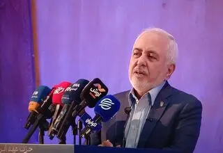 ظریف: همسایگان جنوبی ما دنبال راهبرد«سرِ مار را قطع کن» بوده‌اند/ ترامپ به زودی می‌رود اما ایران همیشه می‌ماند