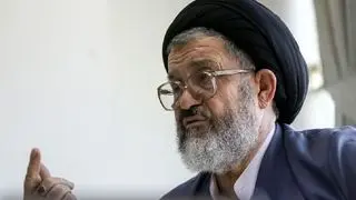 کارتر گفت که به‌خاطر جمله «آمریکا هیچ غلطی نمی‌تواند کند»، امام خمینی گریه کردم