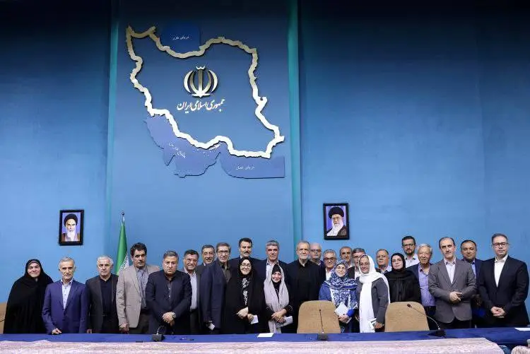 پزشکیان به اصلاح‌طلبان گفت در مورد رفع حصر پیگیری‌هایی انجام داده است 