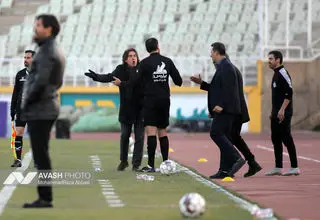 غرولند روی نیمکت، سکوت در زمین؛ استقلال چرا نمی‌بَرد؟