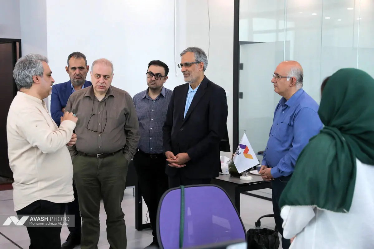 بازدید حسین جابری انصاری مدیرعامل خبرگزاری ایرنا از تحریریه آوش