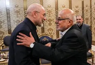 اعلام لیست کامل مقامات لبنانی که بر پیکر رهبر شهید ادای احترام کردند
