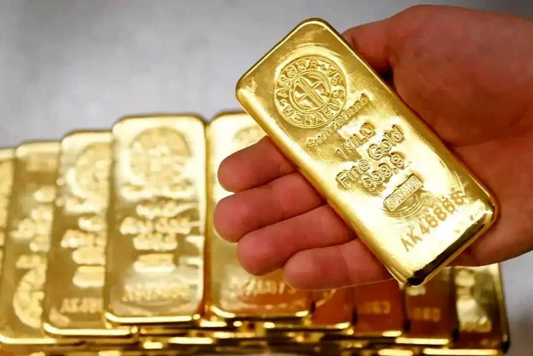 افزایش اندک قیمت طلای جهانی با کاهش ارزش دلار