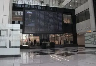 سقوط ۷۳ هزار واحدی بورس؛ تابلوها دوباره به رنگ قرمز نشستند