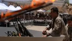پ‌ک‌ک سلاح‌های خود را تحویل داد و به آتش کشید
