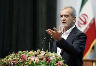 اگر متحد شویم نه کسی گرسنه می‌ماند نه دشمن طمع می‌کند