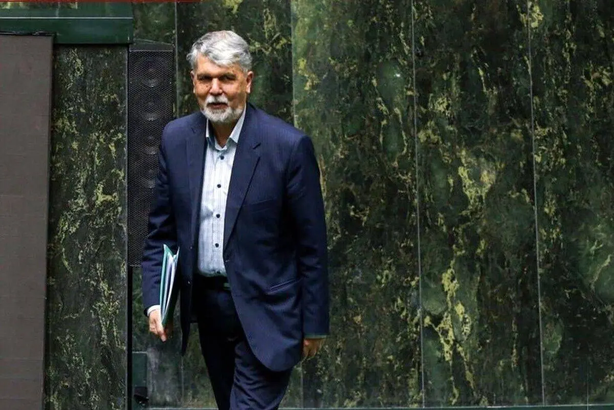 کارت زرد به وزیر یا نقرهداغ کردن حضور اندک فرهنگ