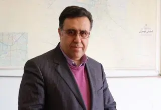 سران قوا یک کابینه کوچک‌تر به فرماندهی رهبری تشکیل دهند/ نظرسنجی‌ها می‌گوید میزان مشارکت در انتخابات شوراها ۳ درصد است 
