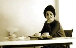 فروغ فرخزاد؛ زنی که زود مُرد، اما تمام نشد