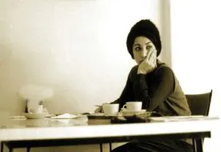 فروغ فرخزاد؛ زنی که زود مُرد، اما تمام نشد