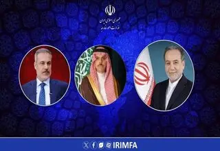عراقچی با با وزرای امور خارجه عربستان و ترکیه گفتگو کرد