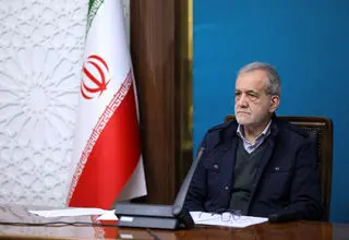 پیام پزشکیان به مناسب ۱۲ فروردین؛ تجاوز قدرت‌های سلطه‌گر بار دیگر نشان داد آن‌ها با استقلال، عزت و پیشرفت ملت ایران سر سازگاری ندارن