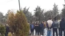 تجمع اعتراضی کارمندان مجموعه آزادی مقابل وزارت ورزش