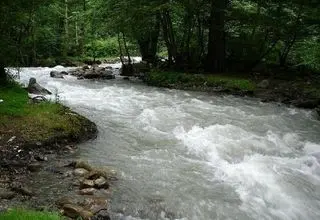 اتراق در حاشیه رودخانه‌ها ممنوع است