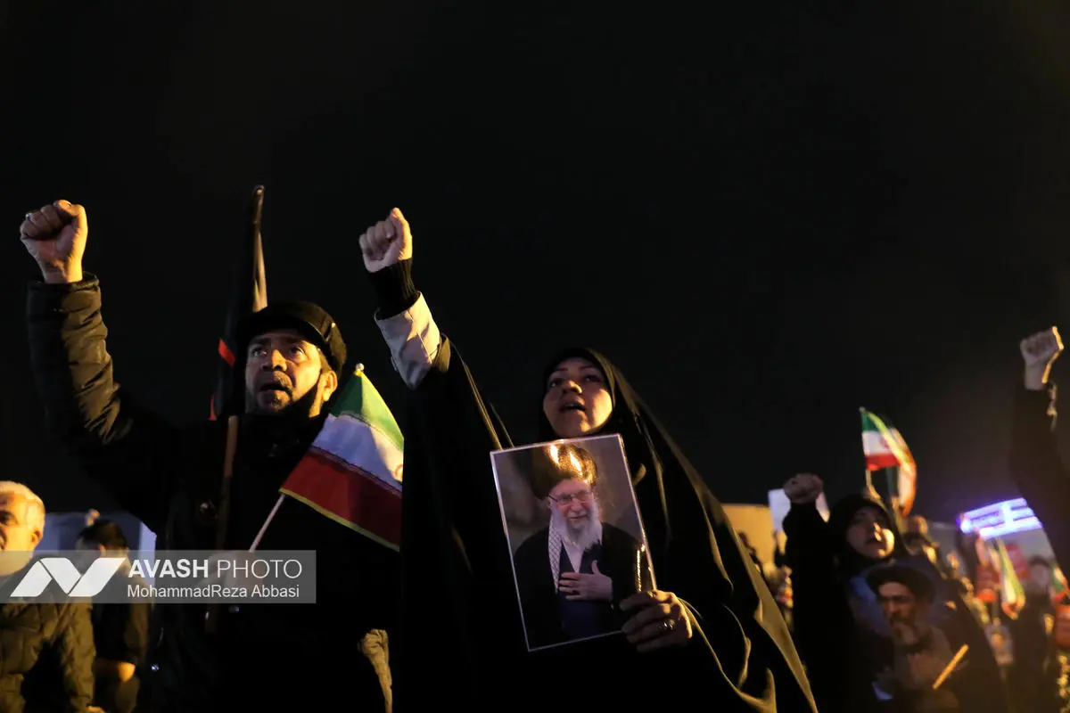 هفتمین شب تجمع مردم تهران در سوگ رهبر شهید