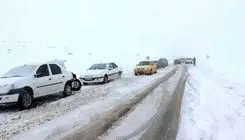 بارش برف یک محور ارتباطی را مسدود کرد