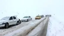 بارش برف یک محور ارتباطی را مسدود کرد