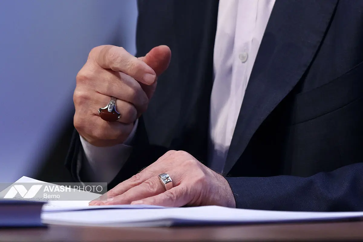 نشست خبری رئیس مجلس شورای اسلامی