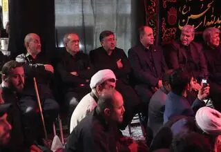 حضور رئیس‌جمهور در مراسم روضه خانگی شهید علی لاریجانی