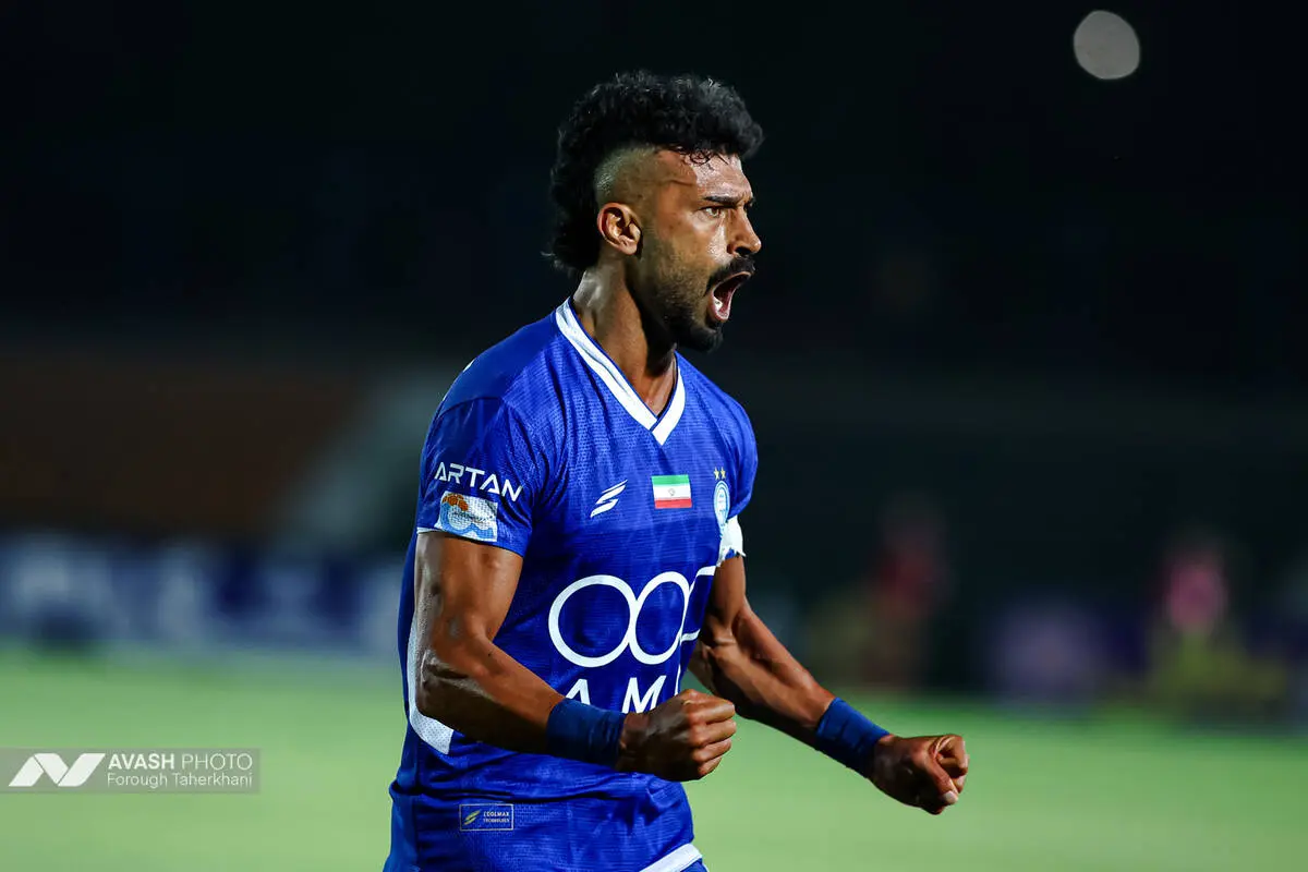دلبری واقعی و مجازی رضاییان از هواداران استقلال!