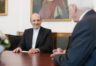 هشدار سفیر ایران برابر تجاوز آمریکا به ایران: برابر این مسیر خطرناک بایستد