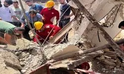 ریزش هولناک ساختمان قدیمی در خیابان جمهوری تهران+فیلم