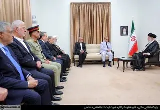 رهبر انقلاب: ایران و پاکستان می‌توانند در دنیای اسلام تأثیرگذار باشند  