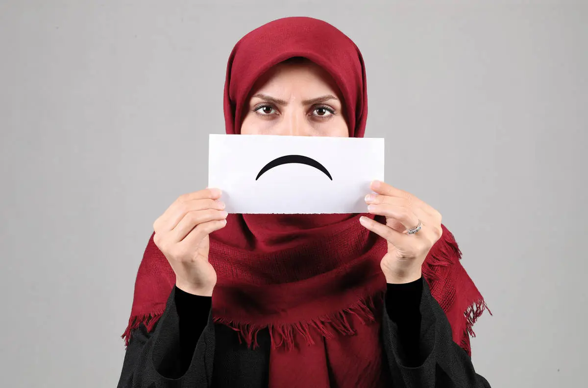 اگر این ۱۰ جمله را زیاد استفاده میکنید از زندگی خود راضی نیستید!