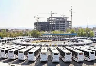 خاک خوردن اتوبوس‌های صفر کیلومتر در پارکینگ شهرداری تهران
