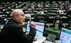 قالیباف: می‌توان حقوق‌ها را دو بار در سال افزایش داد