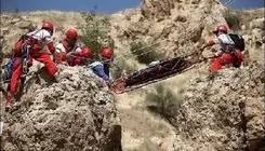 عملیات نفسگیر نجات زن باردار سقوط کرده از ارتفاع ۱۵۰ متری در کن