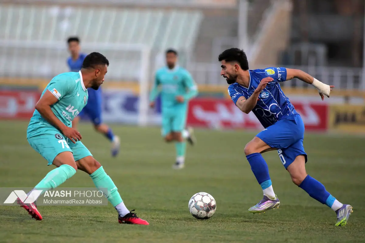 دیدار تیم های فوتبال استقلال تهران و پیکان